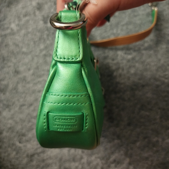 Coach 7542 Hamptons buckle shoulder bag hand painted vintage + Keychain - Picture 6 of 16